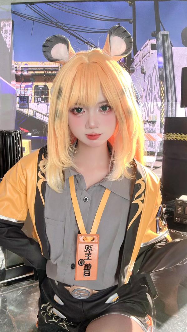    PoppaChan - Ju Fufu -《绝区零》角色扮演，精致金发猫耳造型与性感私房写真，极致还原第76张图片