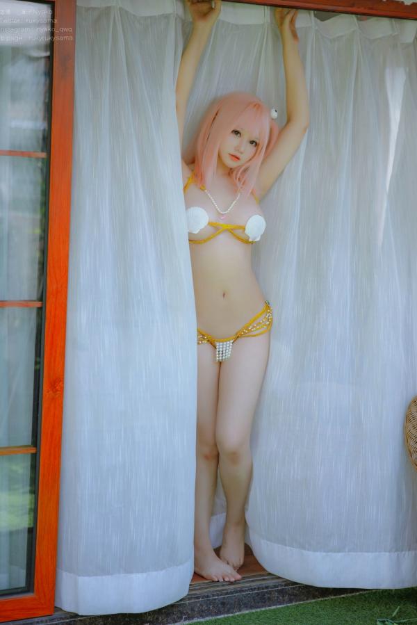    Nyako喵子-死或生穗香：大胆金属链泳装，极致身材cosplay，清纯与性感的完美融合第15张图片