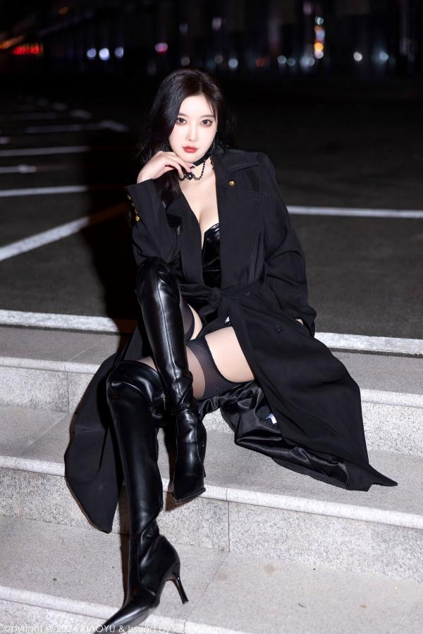 杨晨晨 sugar小甜心CC  XiaoYu语画界-杨晨晨Yome-暗黑系漆皮制服诱惑与黑丝大片-冷艳御姐私房写真第19张图片