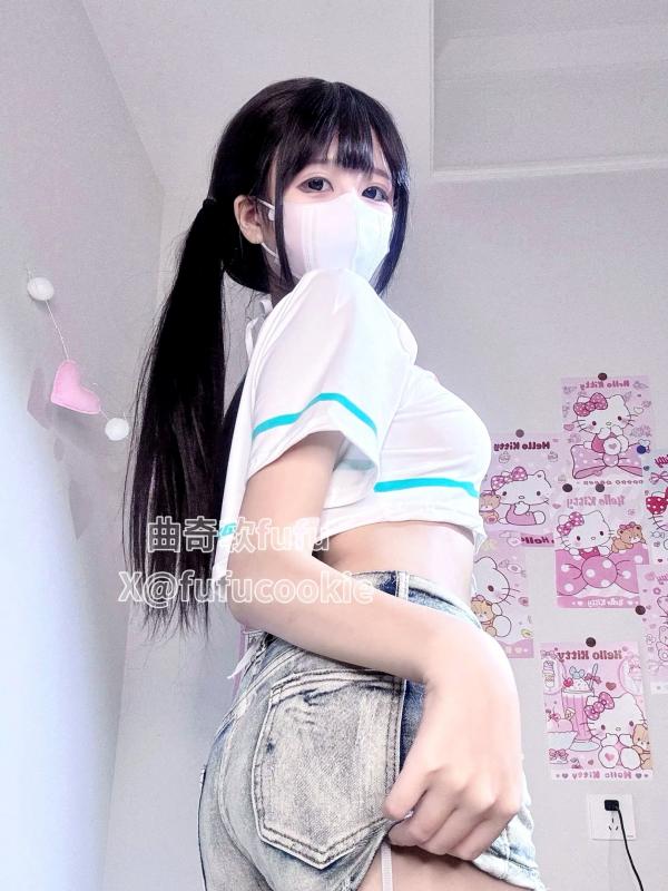   曲奇软fufu - 激萌双马尾短T牛仔裤私房诱惑 [53P]第51张图片