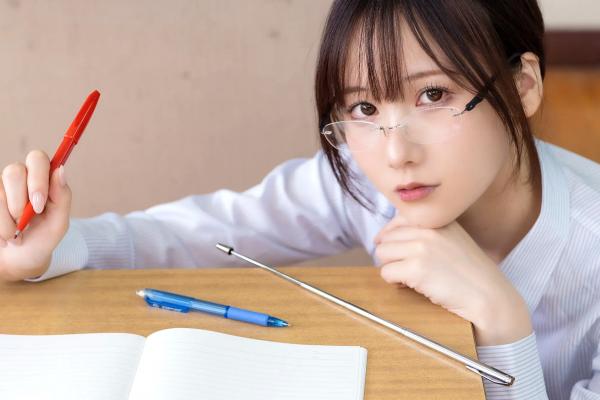    けん研(けんけん) 如果她是老师：校园课堂眼镜教师制服角色扮演写真第24张图片