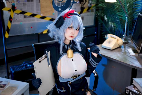    九柒喵：蔚蓝档案天雨亚子制服COS，办公室风情尽显角色诱惑魅力 [46P]第12张图片