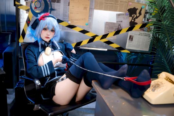    九柒喵：蔚蓝档案天雨亚子制服COS，办公室风情尽显角色诱惑魅力 [46P]第15张图片