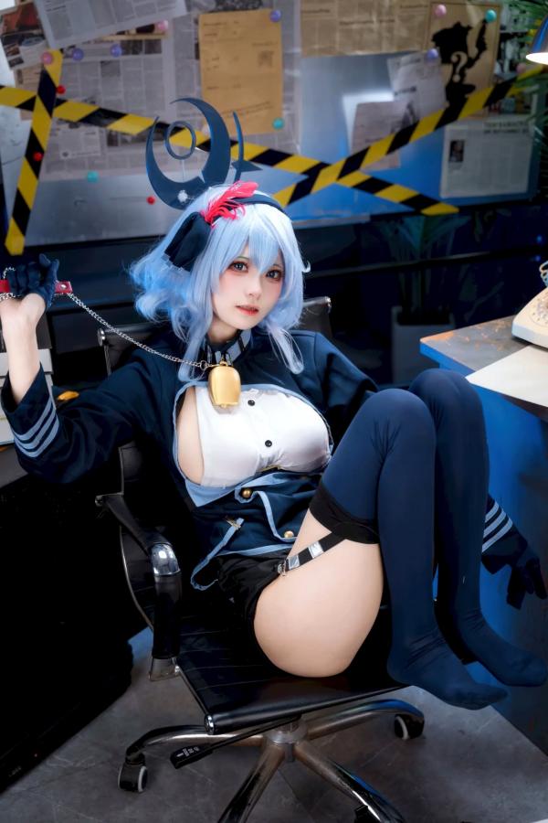   九柒喵：蔚蓝档案天雨亚子制服COS，办公室风情尽显角色诱惑魅力 [46P]第18张图片