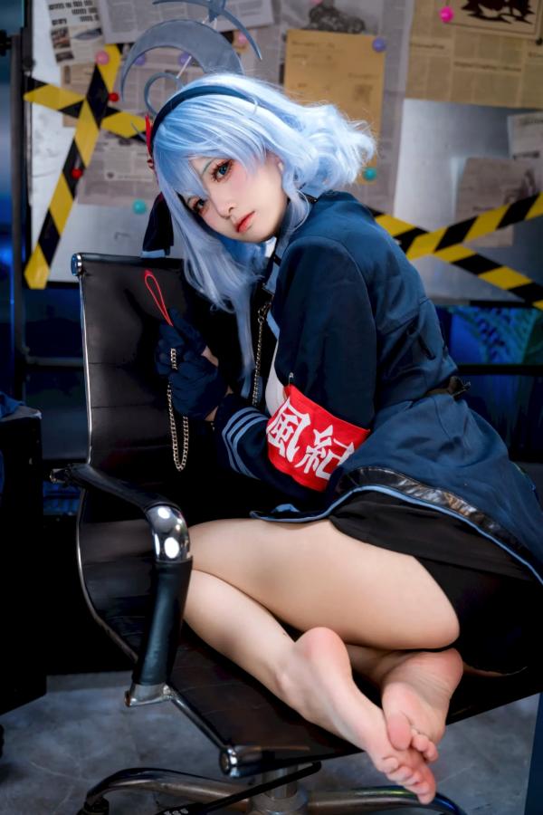    九柒喵：蔚蓝档案天雨亚子制服COS，办公室风情尽显角色诱惑魅力 [46P]第42张图片