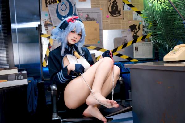    九柒喵：蔚蓝档案天雨亚子制服COS，办公室风情尽显角色诱惑魅力 [46P]第46张图片