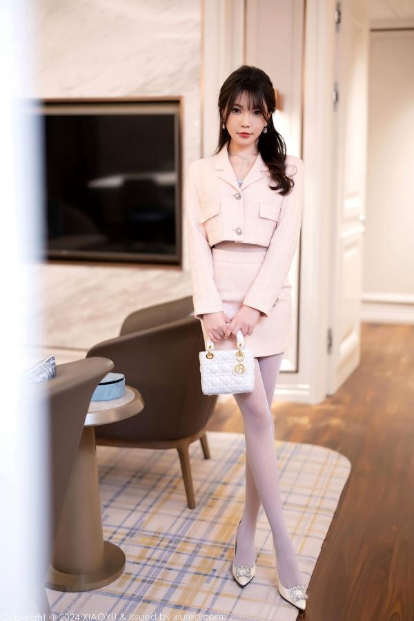 徐莉芝Booty 陈芝  XiaoYu语画界-1236-徐莉芝：极品私房灰丝写真，浅粉透视极致诱惑，尽显曼妙身姿，高清大尺度视觉盛宴第1张图片