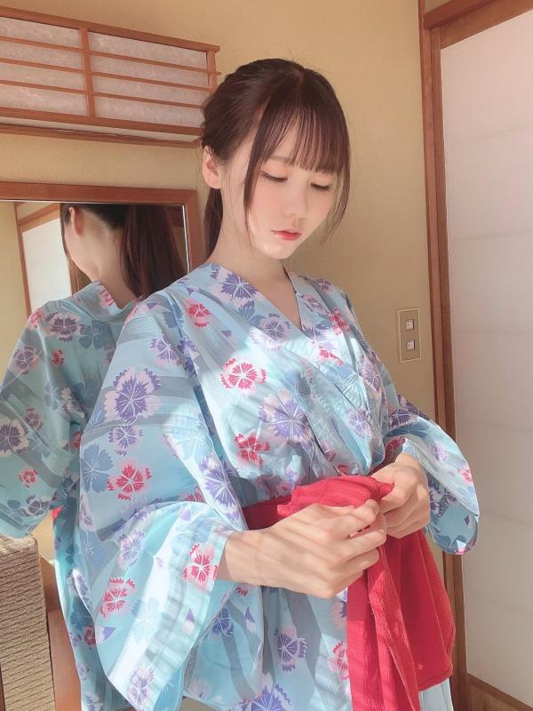    けん研(Kenken) Fantia 2022.8 写真集：知性眼镜娘、和风私房、泳池比基尼湿身诱惑第16张图片