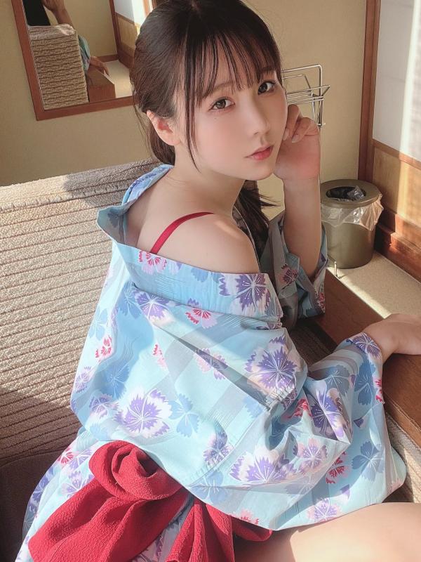    けん研(Kenken) Fantia 2022.8 写真集：知性眼镜娘、和风私房、泳池比基尼湿身诱惑第18张图片