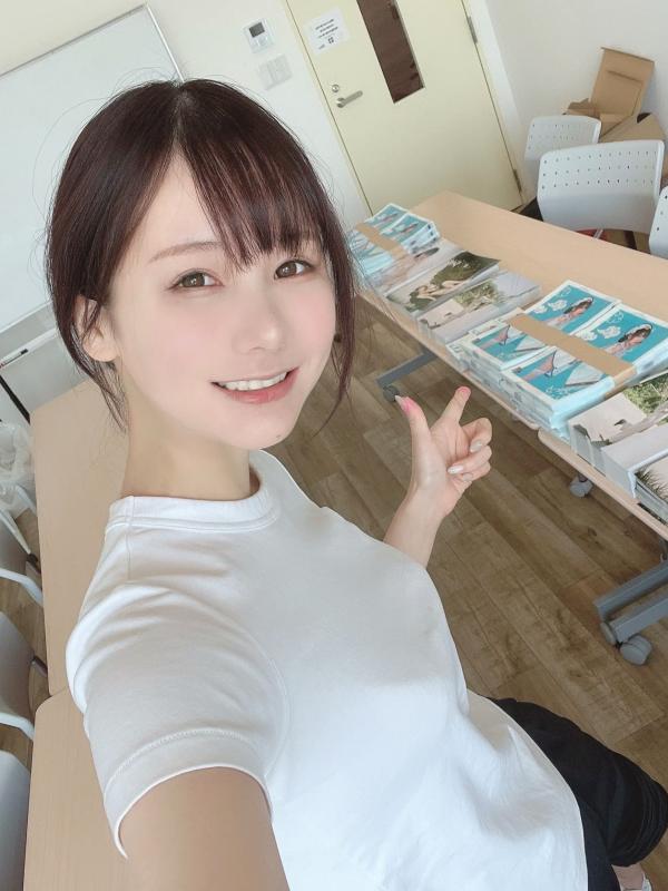    けん研(Kenken) Fantia 2022.8 写真集：知性眼镜娘、和风私房、泳池比基尼湿身诱惑第34张图片