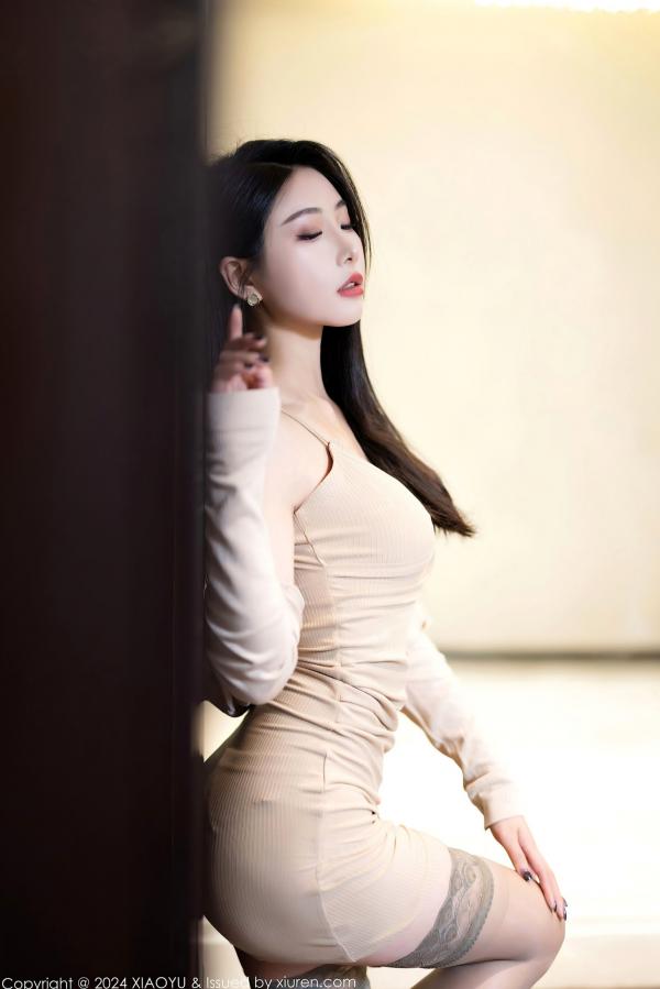    XiaoYu语画界1235：苏苏阿超短吊带裙与黑色内衣诱惑，展现绝美身姿与极致美腿，诱人私房照集锦第5张图片