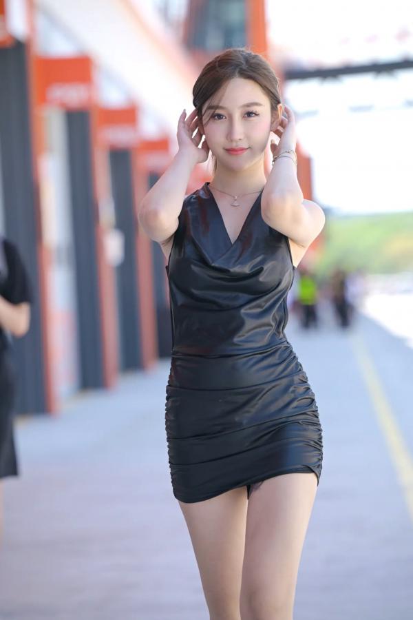    【气质女神】美好阳光女孩黑色紧身短裙户外写真，冷艳迷人，精致街拍精选 106P第90张图片
