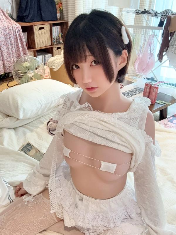    NAGISA魔物喵[fantia]秘密的时间，私房照精选，纯欲短发少女，白色蕾丝内衣配长筒袜的极致诱惑[61P]第5张图片