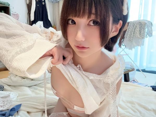    NAGISA魔物喵[fantia]秘密的时间，私房照精选，纯欲短发少女，白色蕾丝内衣配长筒袜的极致诱惑[61P]第25张图片