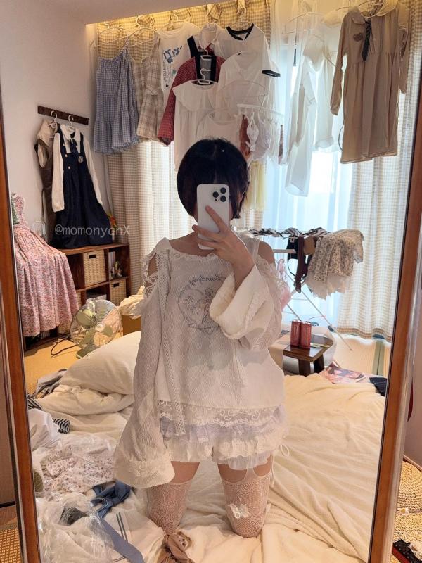    NAGISA魔物喵[fantia]秘密的时间，私房照精选，纯欲短发少女，白色蕾丝内衣配长筒袜的极致诱惑[61P]第42张图片