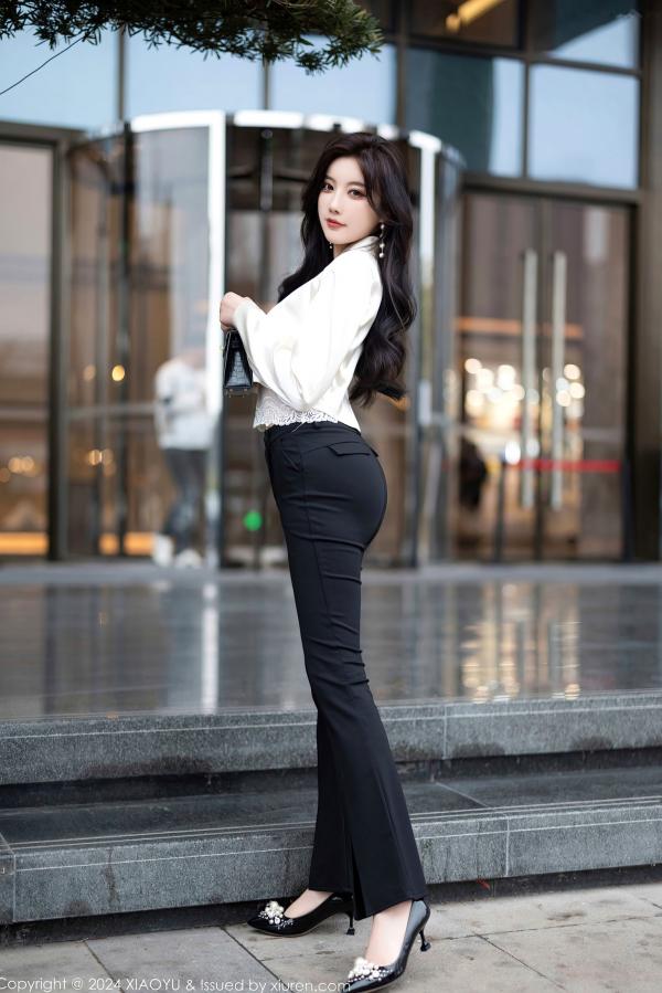 杨晨晨 杨晨晨Yome  XiaoYu语画界-杨晨晨Yome-OL制服诱惑与性感内衣私房-极致黑丝美腿高端旅拍-大尺度无圣光写真第5张图片