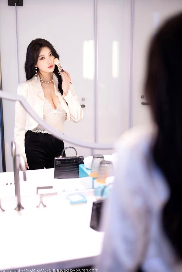 杨晨晨 杨晨晨Yome  XiaoYu语画界-杨晨晨Yome-OL制服诱惑与性感内衣私房-极致黑丝美腿高端旅拍-大尺度无圣光写真第20张图片
