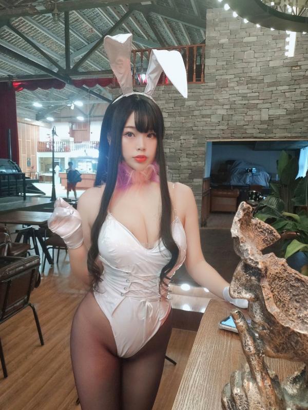    白烨-045-恶魔姐姐：酒吧兔女郎Cosplay、诱惑黑丝高叉连体衣、性感御姐写真第2张图片