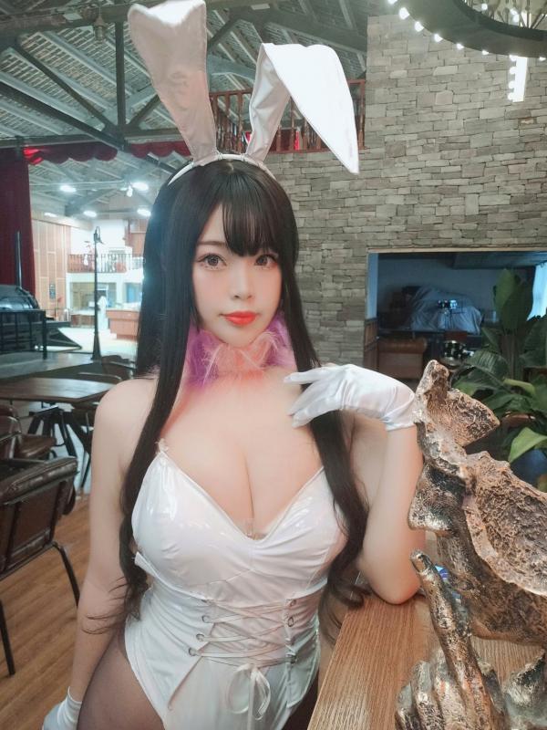    白烨-045-恶魔姐姐：酒吧兔女郎Cosplay、诱惑黑丝高叉连体衣、性感御姐写真第3张图片