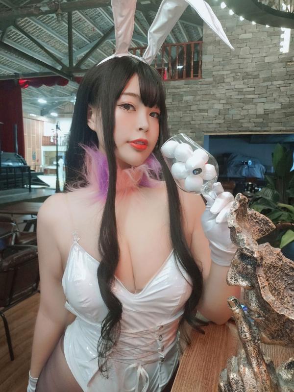    白烨-045-恶魔姐姐：酒吧兔女郎Cosplay、诱惑黑丝高叉连体衣、性感御姐写真第4张图片