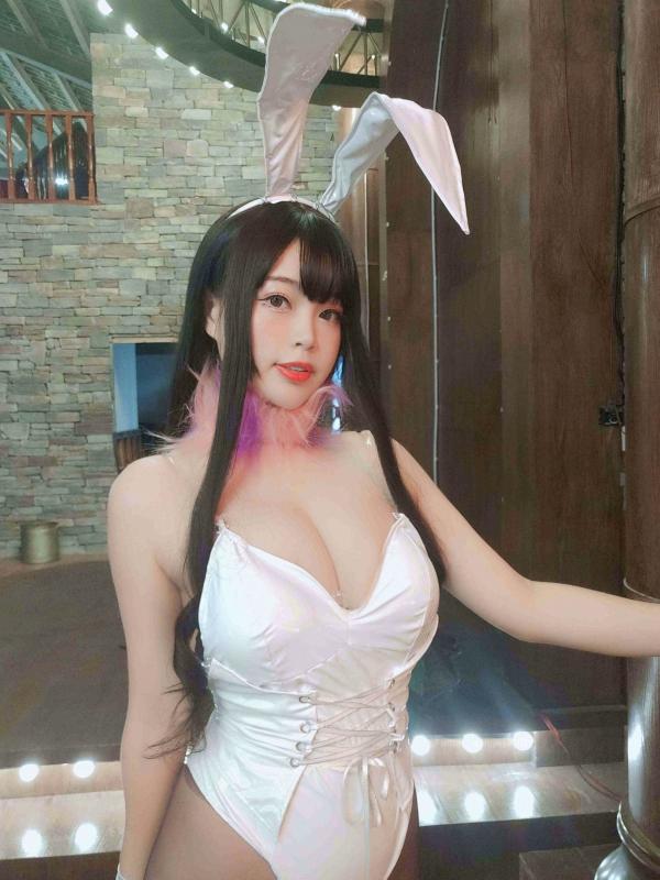    白烨-045-恶魔姐姐：酒吧兔女郎Cosplay、诱惑黑丝高叉连体衣、性感御姐写真第12张图片