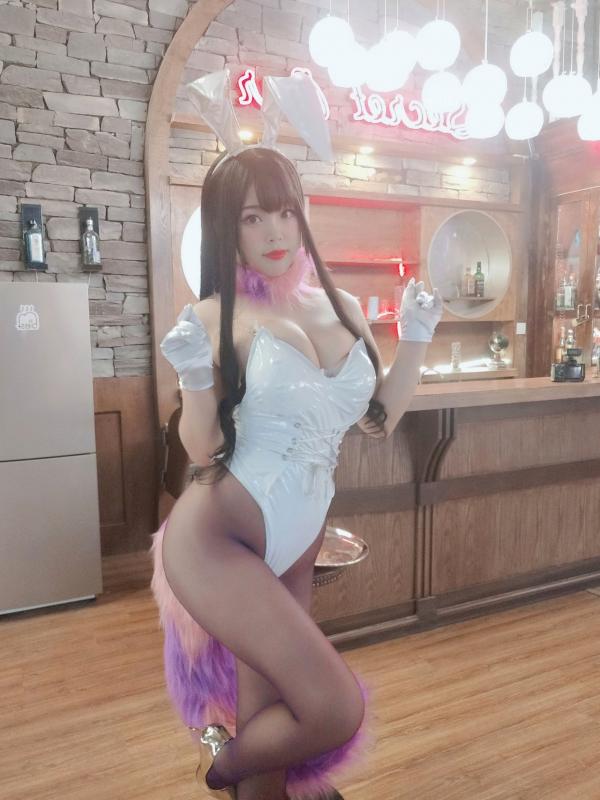    白烨-045-恶魔姐姐：酒吧兔女郎Cosplay、诱惑黑丝高叉连体衣、性感御姐写真第23张图片