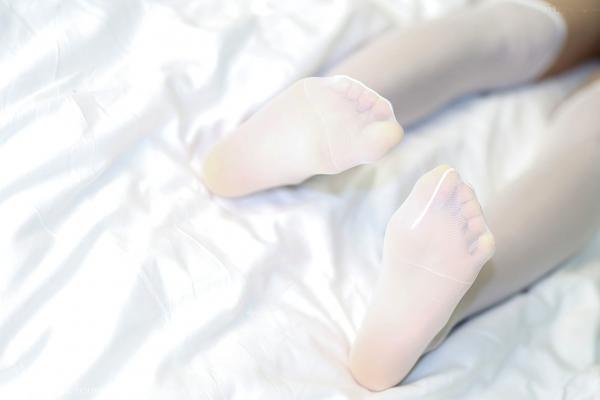    YouMi尤蜜荟赵可欣baby：甜美猫耳水手服少女，纯欲校服短裙配白色丝袜，诱惑私房照高清套图第22张图片