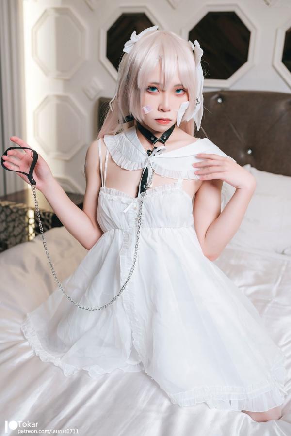    Tokar浵卡-初音酱，甜美二次元角色扮演私房摄影，纯白束缚性感魅惑风大赏第1张图片