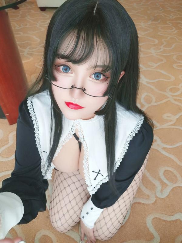    夏鸽鸽不想起床-011-修女角色扮演，制服诱惑与性感黑丝的禁忌视觉盛宴第24张图片