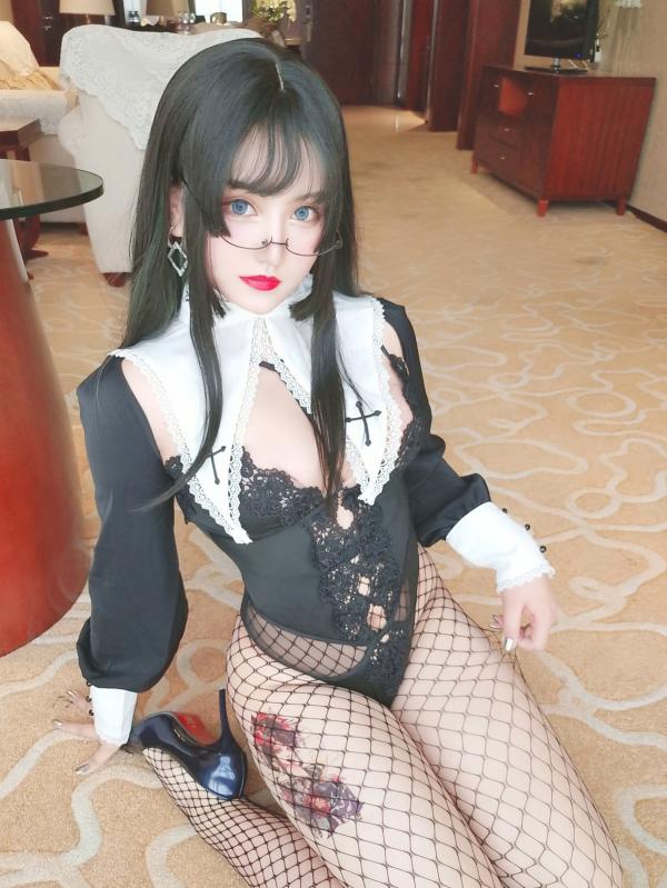   夏鸽鸽不想起床-011-修女角色扮演，制服诱惑与性感黑丝的禁忌视觉盛宴第36张图片