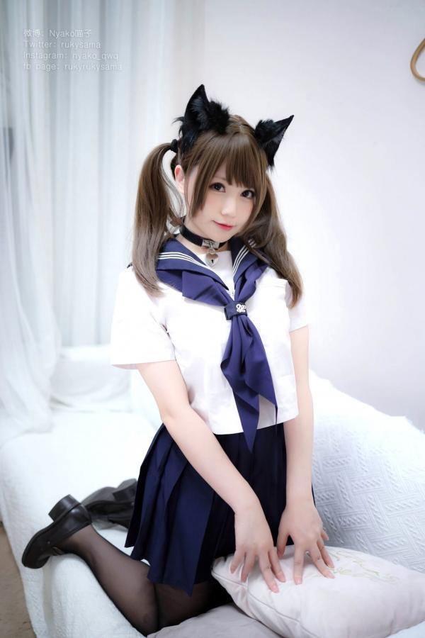    Nyako喵子-水手服和礼物cosplay写真，甜美校服与大胆丝带诱惑，极致黑丝私房照第135张图片