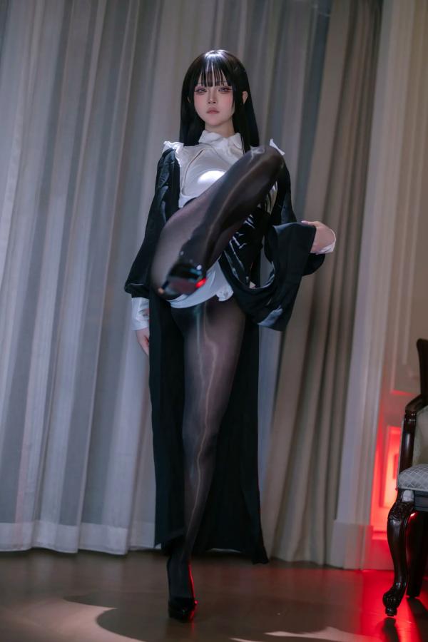    屿鱼 黑丝修女角色扮演私房写真，极致诱惑的高跟美腿，呈现禁忌与性感完美交织的视觉盛宴 [40P]第3张图片