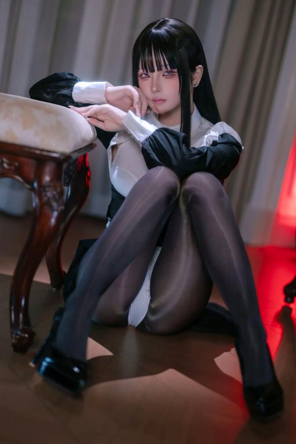    屿鱼 黑丝修女角色扮演私房写真，极致诱惑的高跟美腿，呈现禁忌与性感完美交织的视觉盛宴 [40P]第25张图片