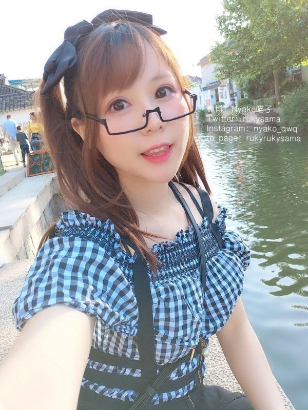    Nyako喵子百变风情写真，涵盖清新户外街拍、私房自拍与精美角色扮演，展现可爱又性感的迷人魅力第3张图片