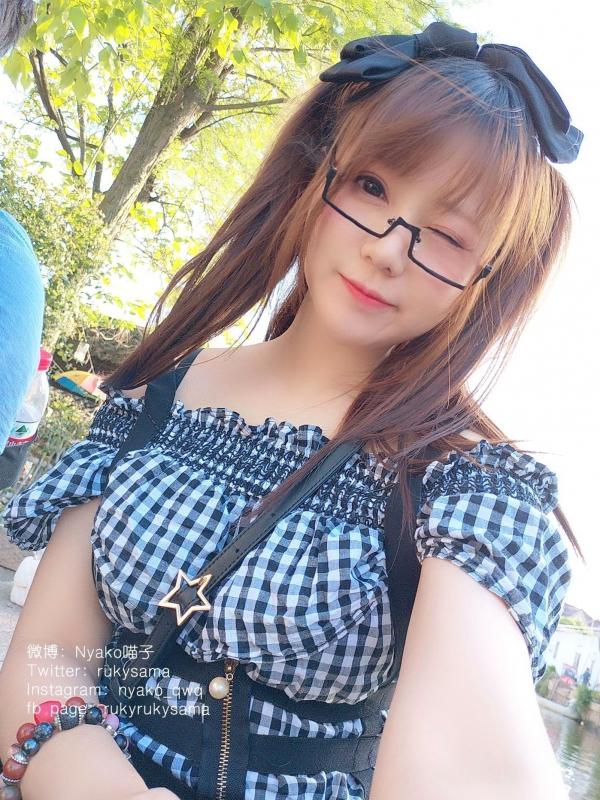    Nyako喵子百变风情写真，涵盖清新户外街拍、私房自拍与精美角色扮演，展现可爱又性感的迷人魅力第5张图片