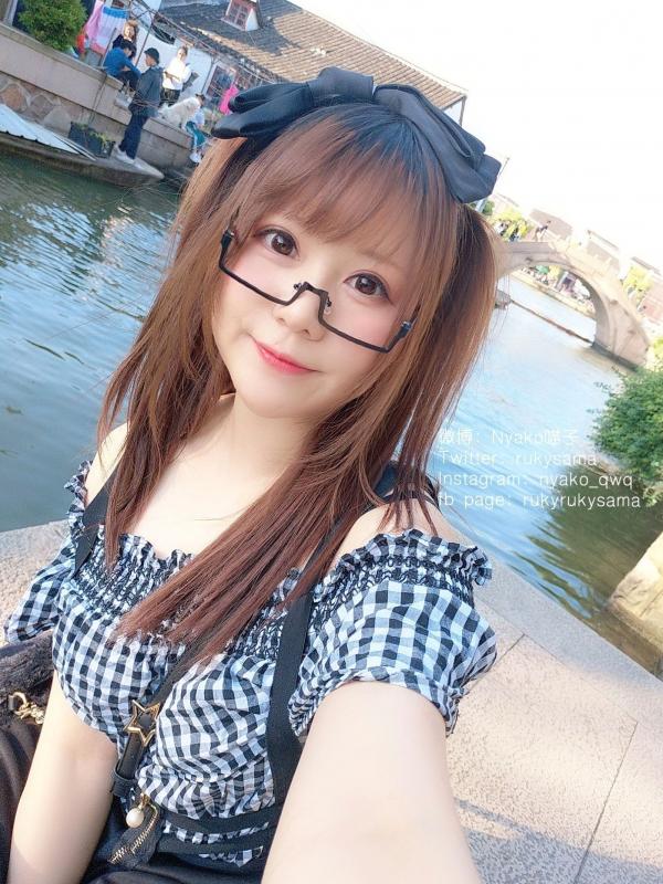    Nyako喵子百变风情写真，涵盖清新户外街拍、私房自拍与精美角色扮演，展现可爱又性感的迷人魅力第6张图片