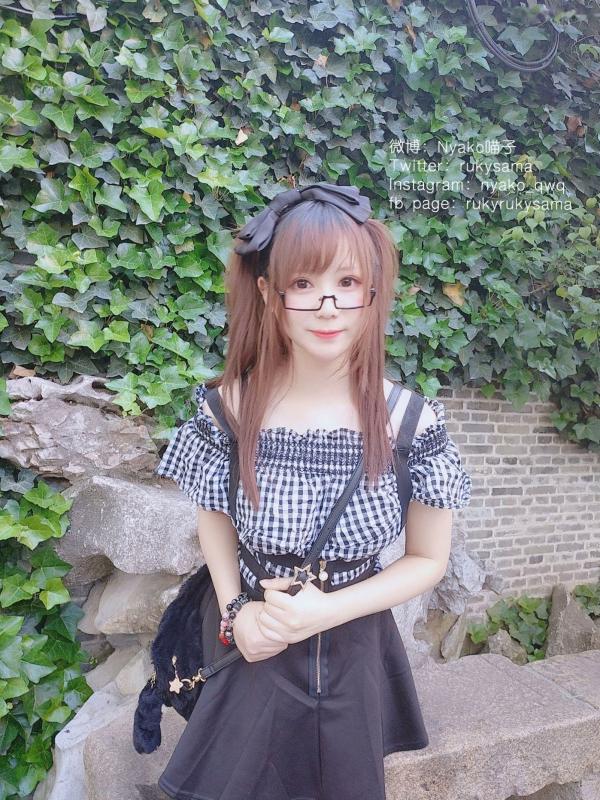    Nyako喵子百变风情写真，涵盖清新户外街拍、私房自拍与精美角色扮演，展现可爱又性感的迷人魅力第8张图片