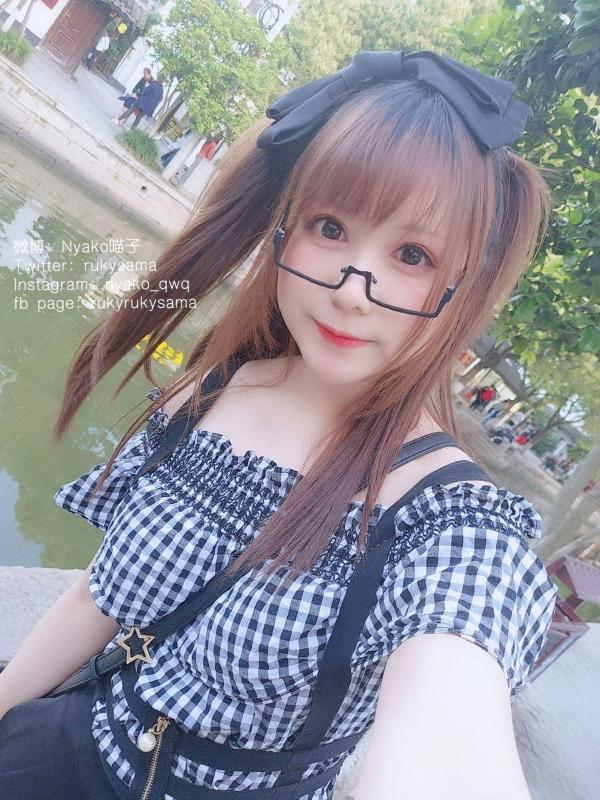    Nyako喵子百变风情写真，涵盖清新户外街拍、私房自拍与精美角色扮演，展现可爱又性感的迷人魅力第9张图片