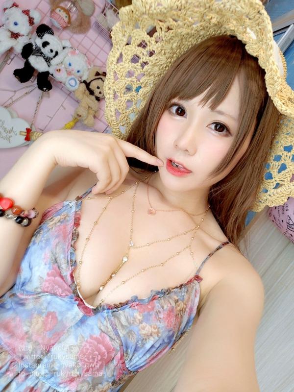    Nyako喵子百变风情写真，涵盖清新户外街拍、私房自拍与精美角色扮演，展现可爱又性感的迷人魅力第37张图片