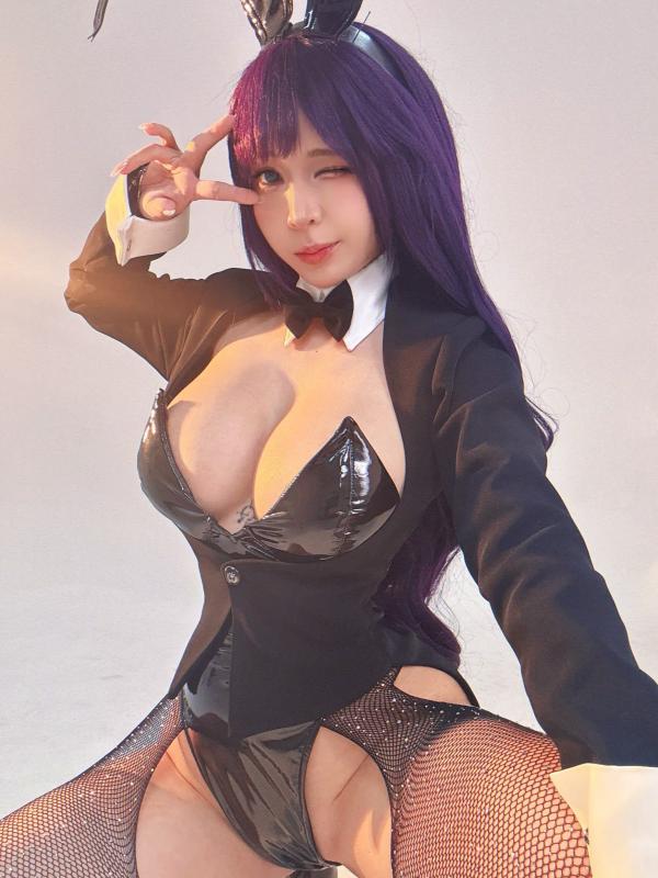    Umeko J 兔女郎角色扮演，紫发大胆性感私房写真 - Marin Kitagawa Bunny第86张图片