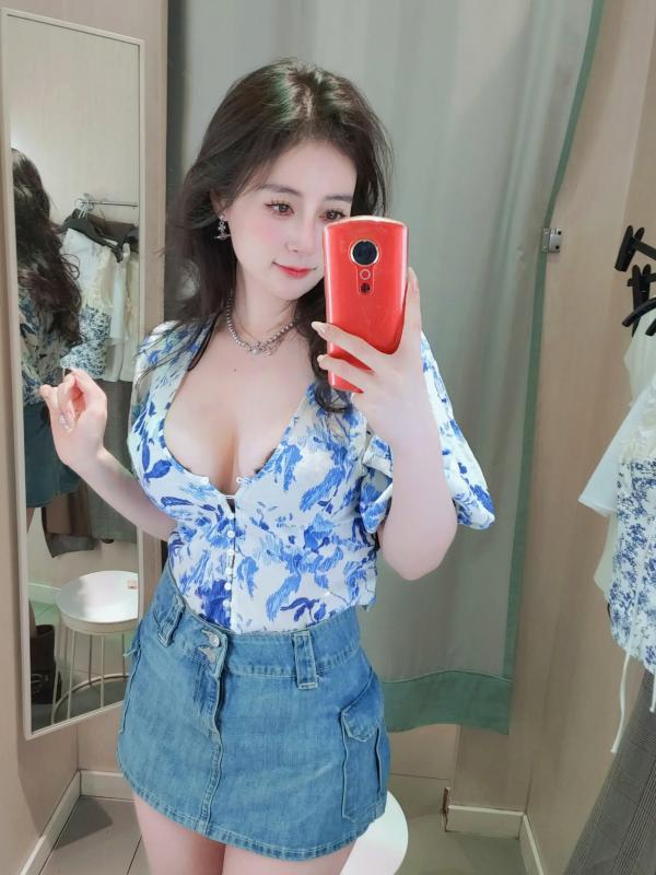    白银[fantia]试衣间私密自拍，甜美诱人身材，火辣蕾丝内衣与丹宁短裙，极致私房魅力写真[24P]第13张图片