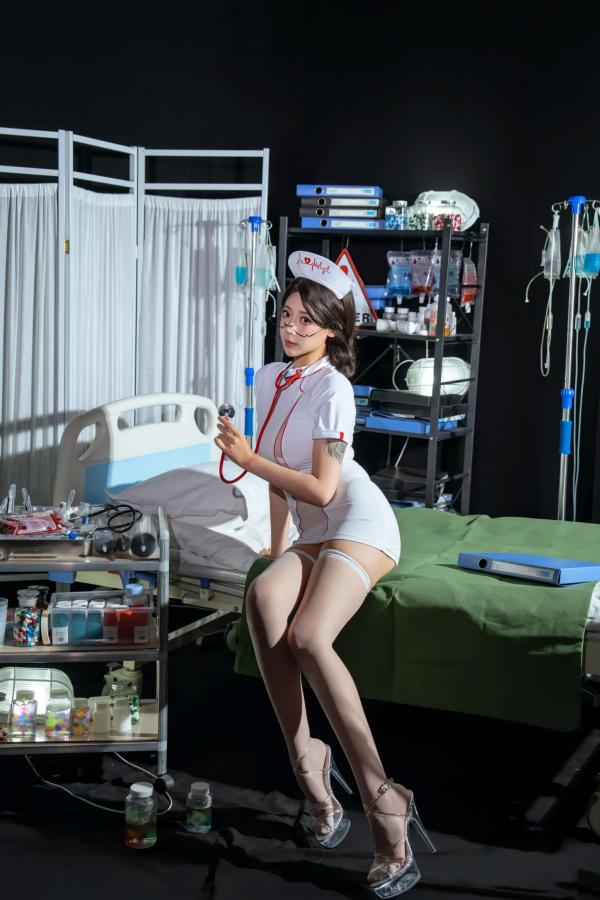 奈汐酱nice 奈汐酱  奈汐酱nice - 禁忌心动护士角色扮演，极致诱惑制服诱惑，高清美图私房照赏析 [80P]第17张图片