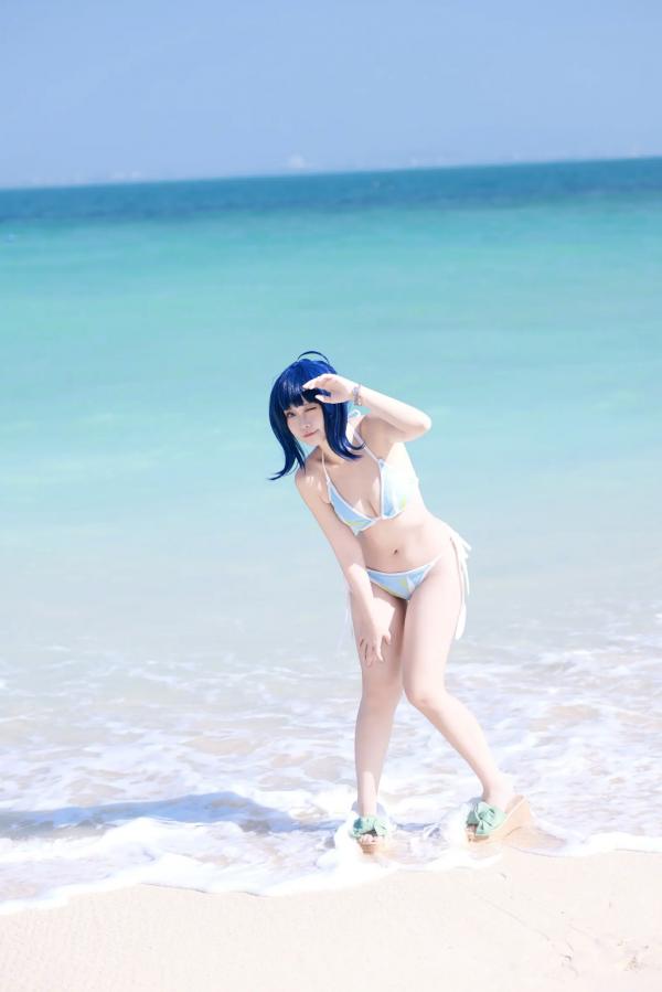    G44不会受伤 - 八奈见杏菜 泳装 海滩外拍写真，清纯蓝发少女，高度还原漫展级COS [29P]第1张图片