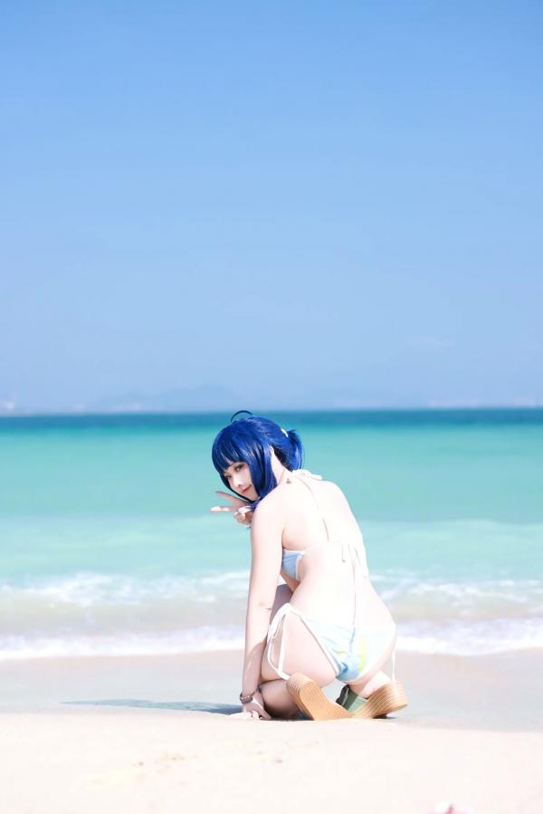    G44不会受伤 - 八奈见杏菜 泳装 海滩外拍写真，清纯蓝发少女，高度还原漫展级COS [29P]第5张图片