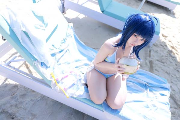    G44不会受伤 - 八奈见杏菜 泳装 海滩外拍写真，清纯蓝发少女，高度还原漫展级COS [29P]第21张图片