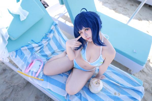    G44不会受伤 - 八奈见杏菜 泳装 海滩外拍写真，清纯蓝发少女，高度还原漫展级COS [29P]第25张图片