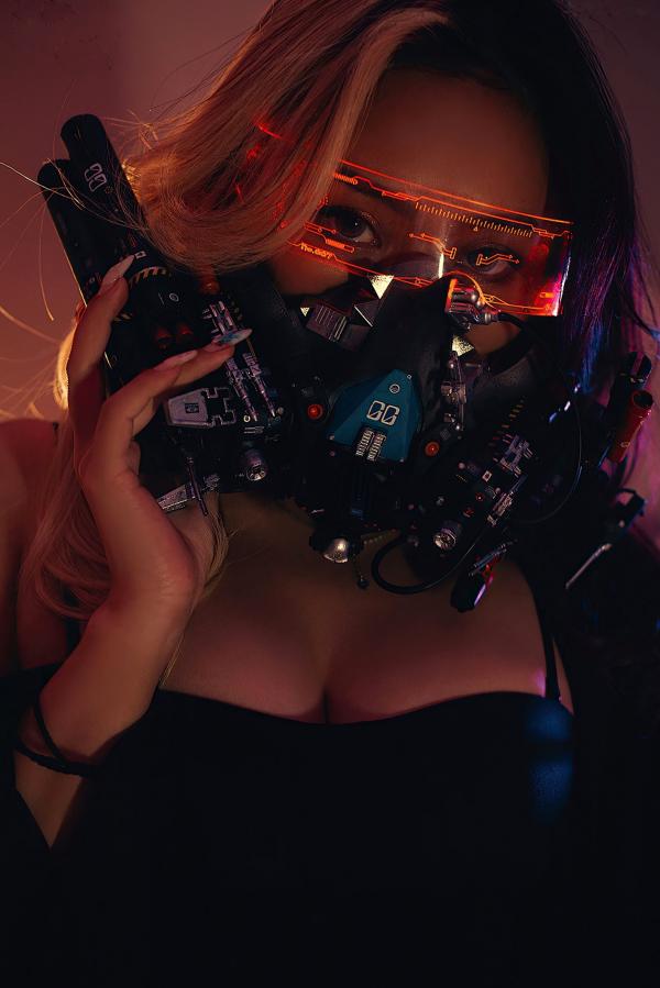    YouMi尤蜜-丰臣羽立《辑风女特警》赛博朋克机能风写真，科技感LED面具搭配黑色吊带，冷艳性感私房视觉大片第7张图片