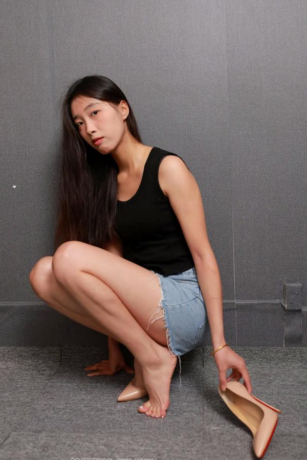    IESS异思趣向 小九《裸足特工（上）》高清美足特写与极品高跟鞋私房摄影[103P]第22张图片