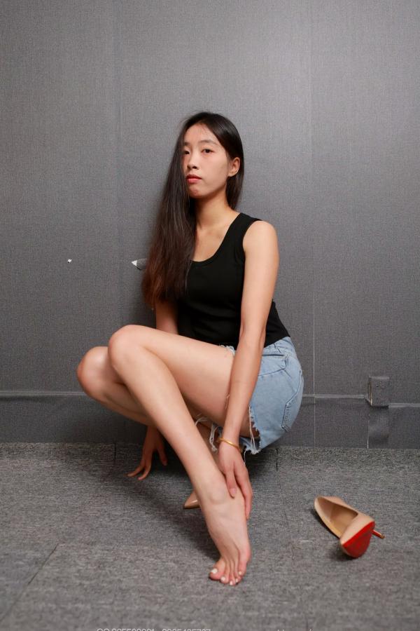    IESS异思趣向 小九《裸足特工（上）》高清美足特写与极品高跟鞋私房摄影[103P]第29张图片