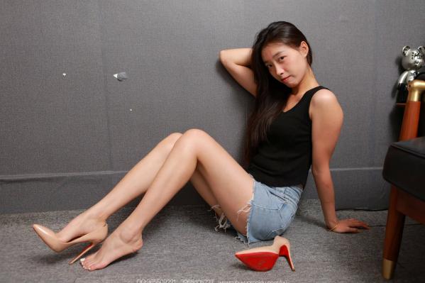   IESS异思趣向 小九《裸足特工（上）》高清美足特写与极品高跟鞋私房摄影[103P]第41张图片